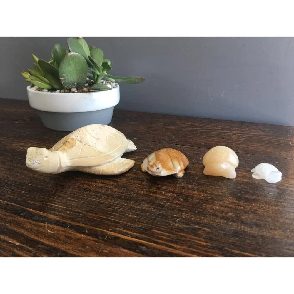 Vintage carved Turtles / sea turtle tortoise / knick knack shelf decor / Mexico‎